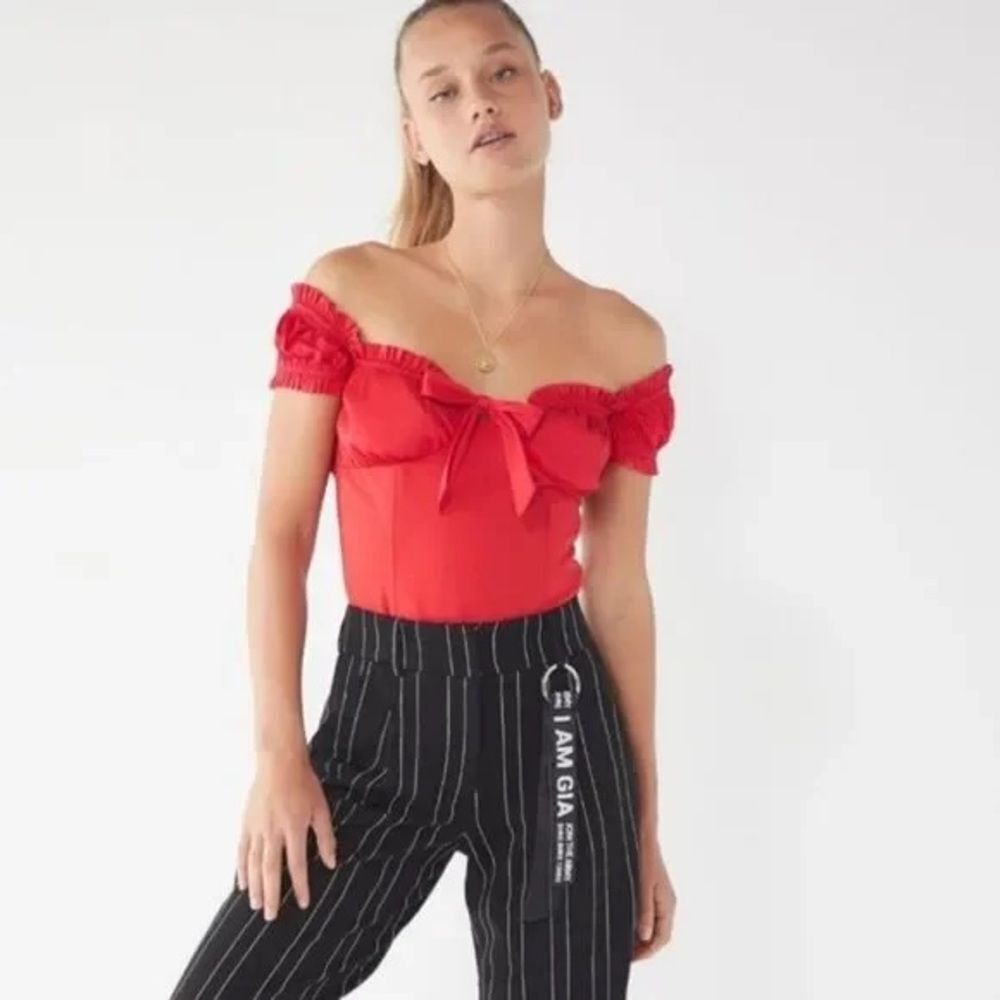 I am Gia Naomi red milk maid top small